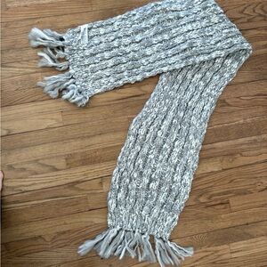 GAP Chunky Knit Fringe Scarf in Heather Gray